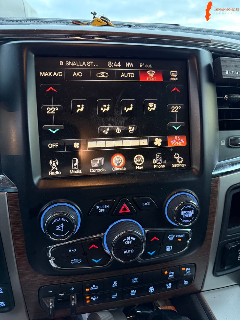 dodge-ram-1500-30-ecodiesel-30-d-v6-4x4