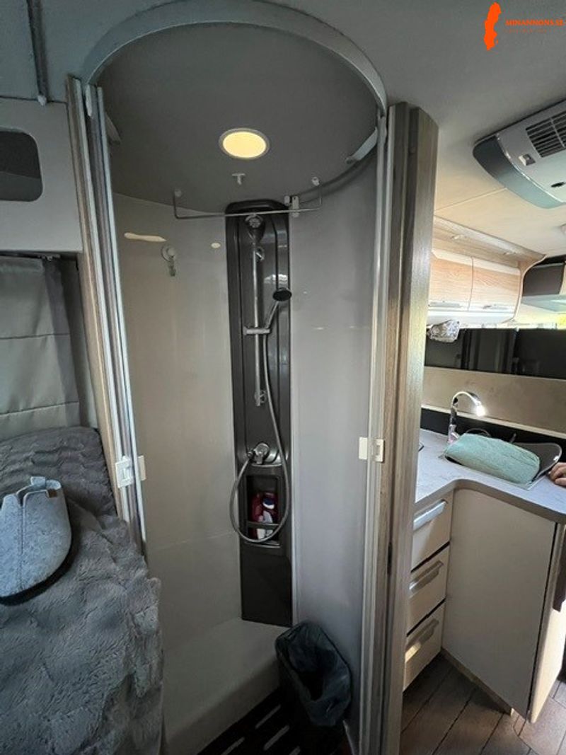 knaus-sky-i-700-leg
