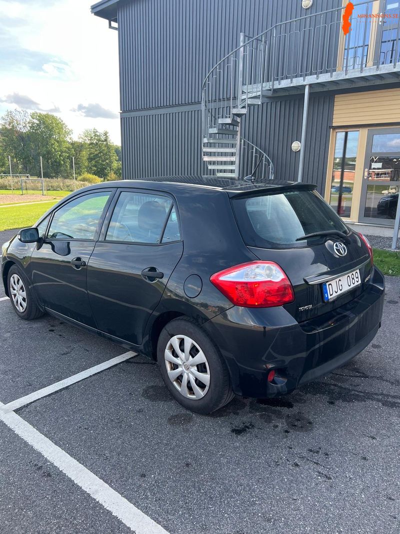 toyota-toyota-auris-14-d-4d-fwd