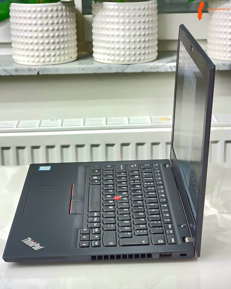 lenovo-thinkpad-i5-8th-gen-256nvme-8gb-ram-laddare-c-uhd-620-win-11