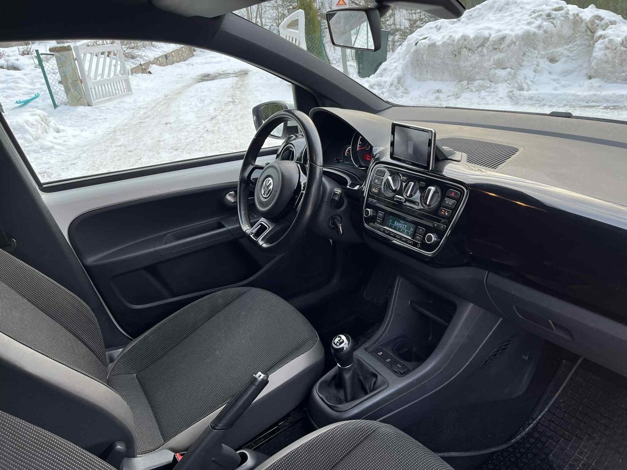 volkswagen-up-5-dorrar-10-mpi