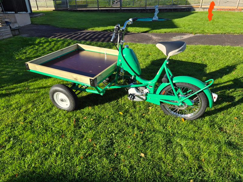 crescent-flakmoped-1189