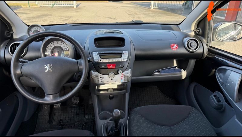 peugeot-107-5-dorrar-10-manuell-68hk-2011