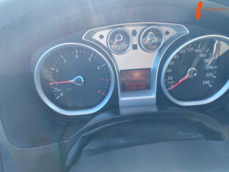 ford-focus-titanium-18-flexifuel-endast-2-brukare-sedan-ny