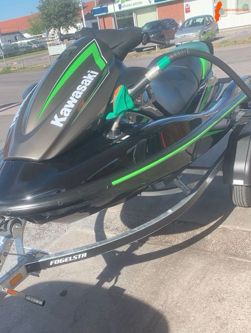 vattenskoter-kawasaki-stx15-f