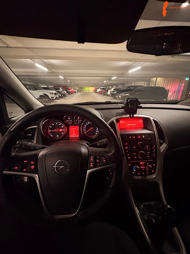 opel-astra-sports-tourer-16-16v-fwd