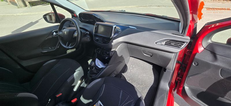 peugeot-208-5-dorrar-12-vti-82-manuell-82hk-2014