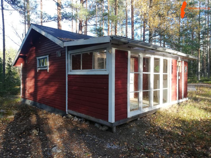 sommarstuga-med-stor-tomt