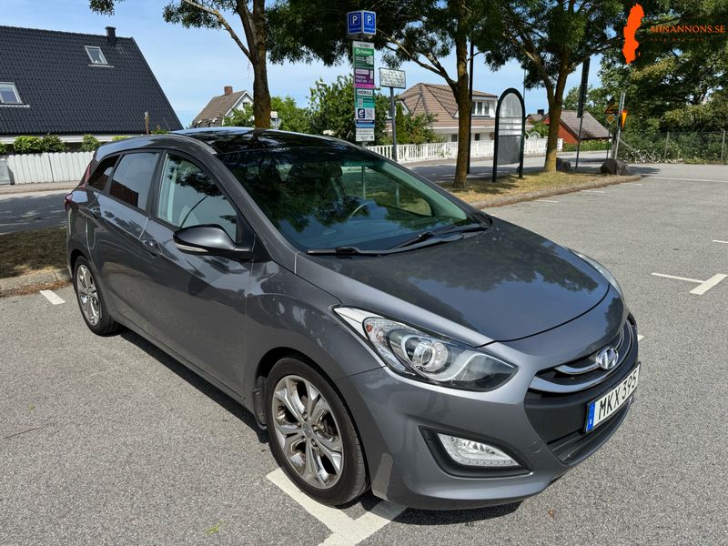 hyundai-i-30-16-crdi-panoramatak-nyservad