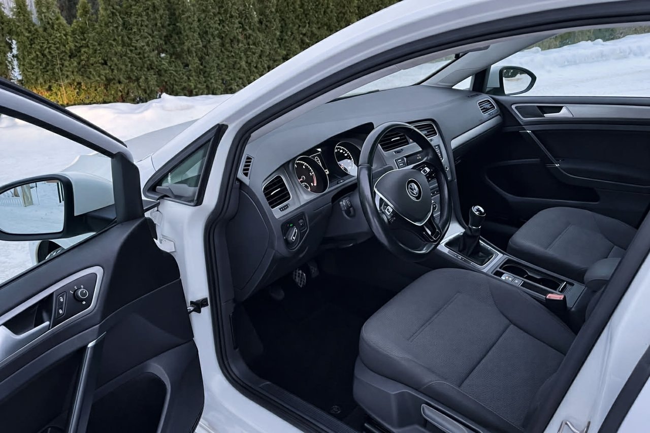 volkswagen-golf-sportscombi-16-tdi-dpf-bluemotion