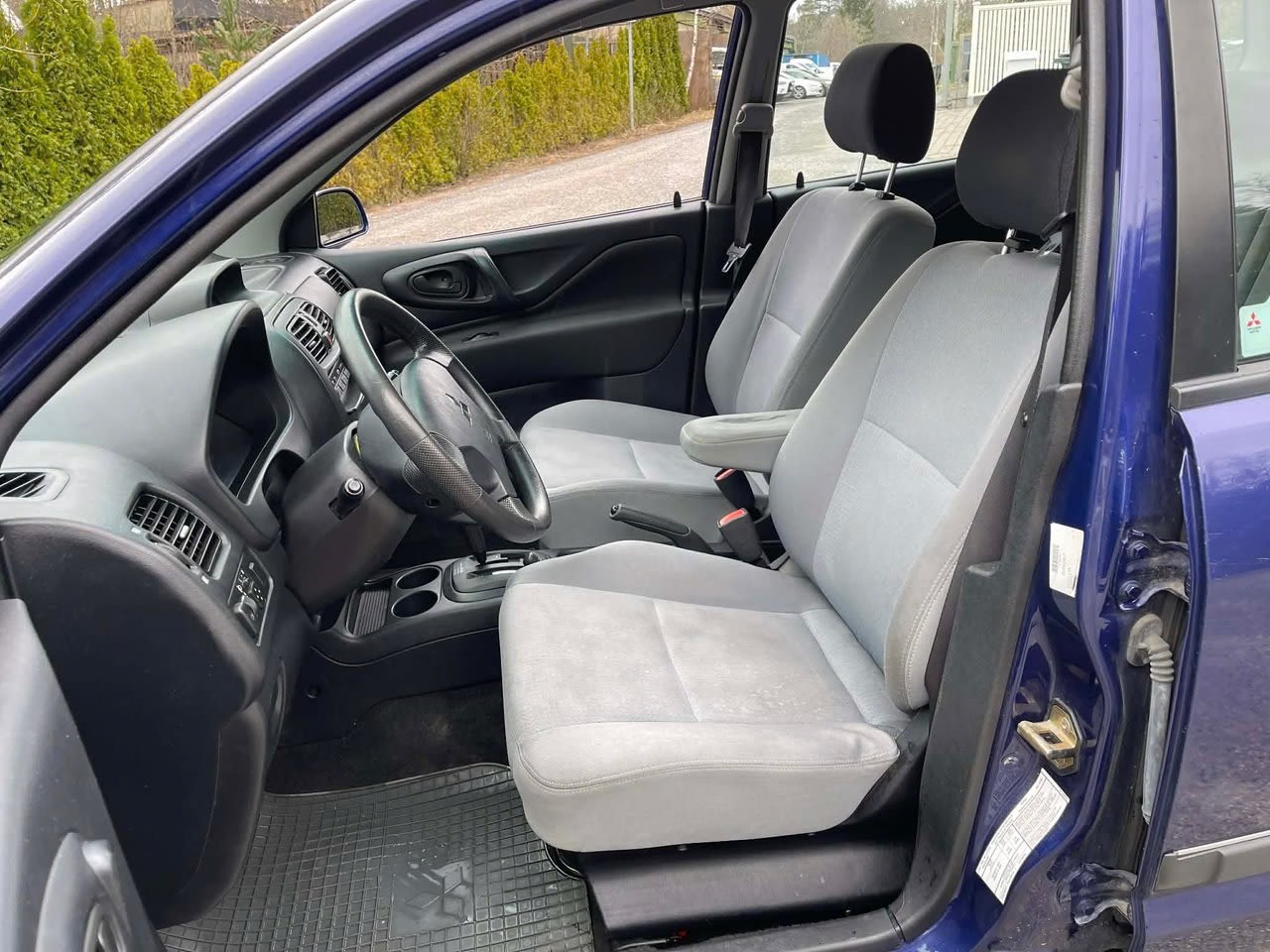 mitsubishi-space-star-16