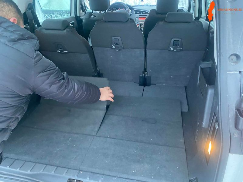 peugeot-5008-16-vti-manuell-120hk-2012