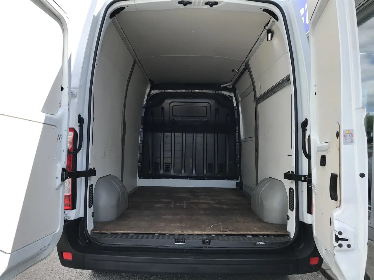 opel-movano-van-35t-23-cdti