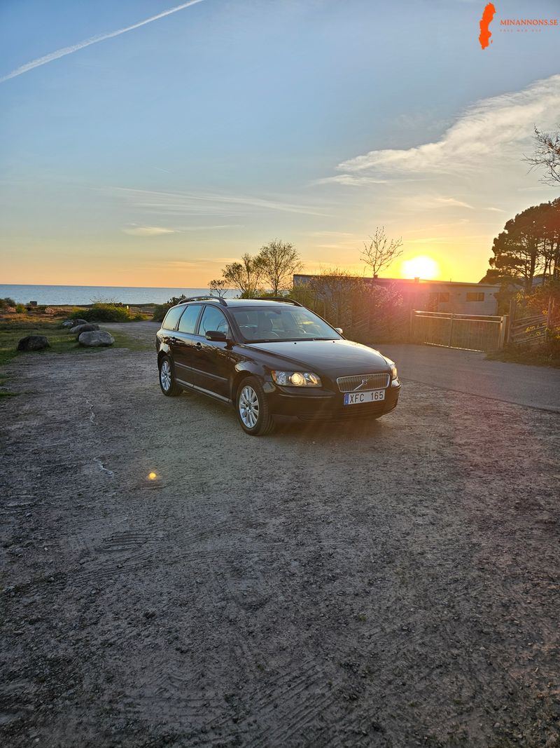 volvo-v50-24i-nybesiktad-och-nyservad