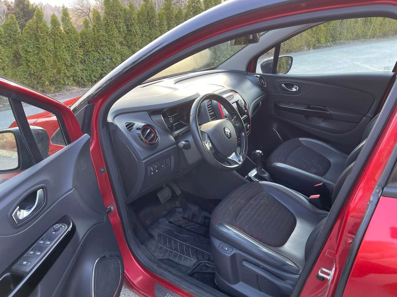 renault-captur-12-tce-edc