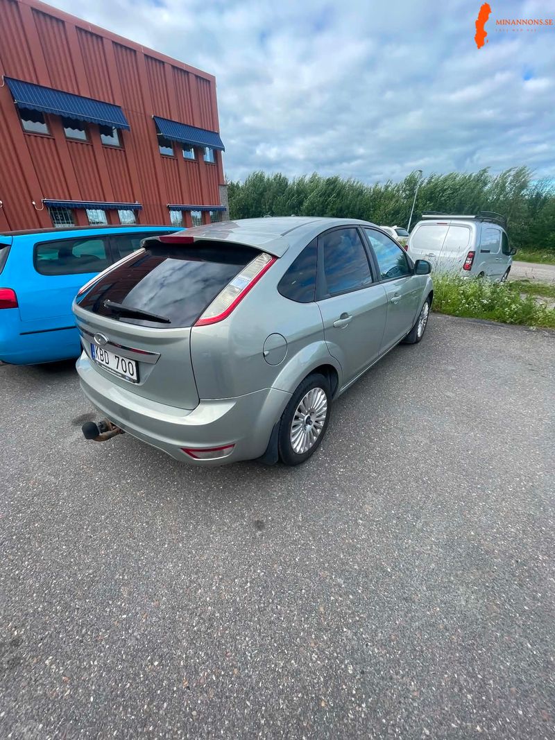 ford-ford-focus-18-ffv