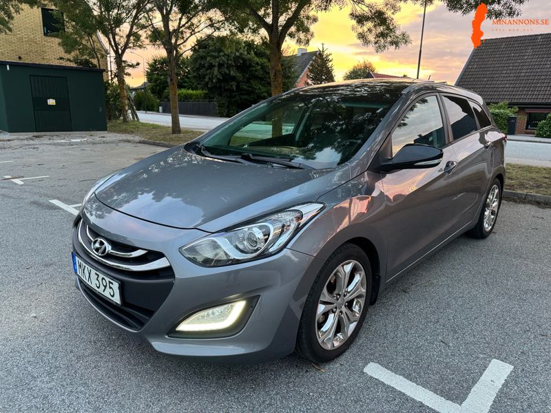 hyundai-i-30-16-crdi-panoramatak-nyservad