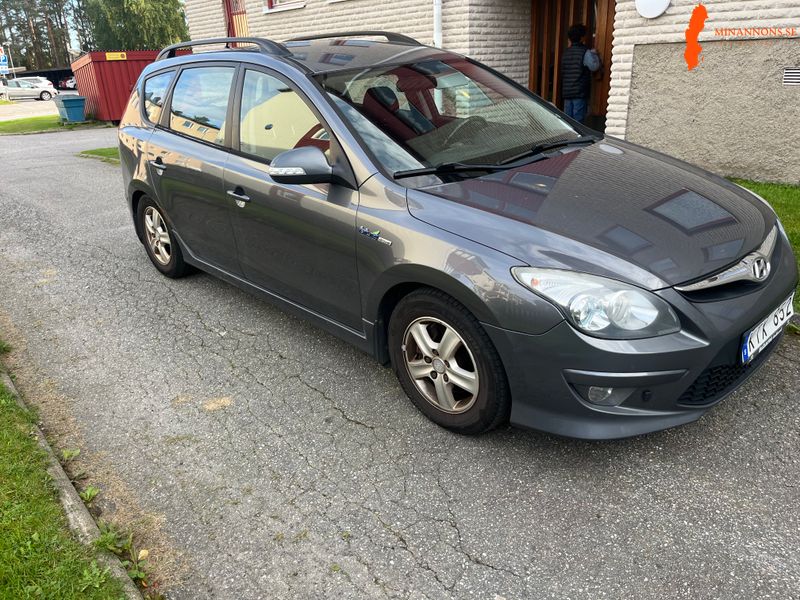 hyundai-i-30-cw-16-crdi-fwd