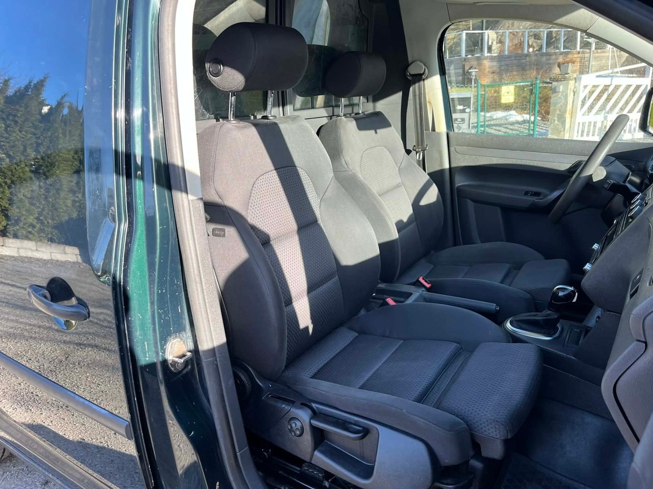 volkswagen-caddy-skapbil-16-tdi-dpf-dsg-sekventiell