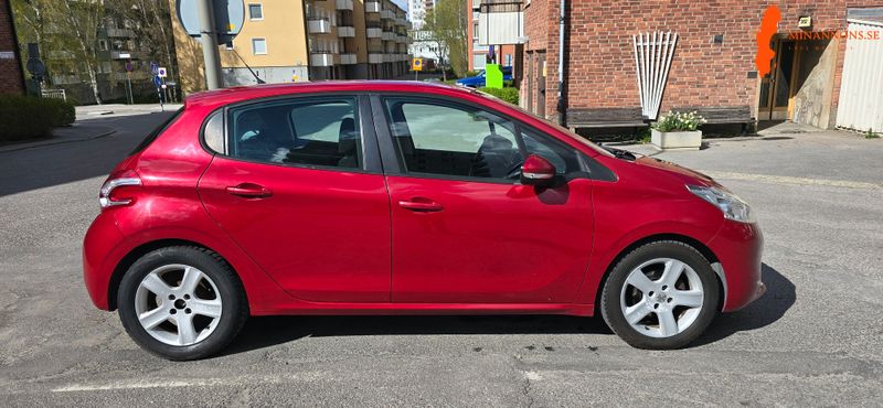 peugeot-208-5-dorrar-12-vti-82-manuell-82hk-2014