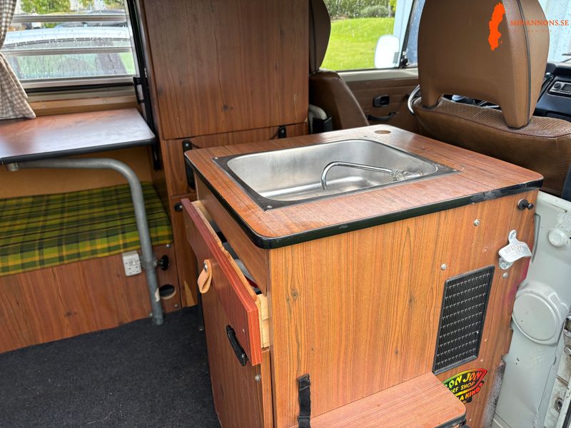 volkswagen-transporter-t2-late-bay-campingbuss