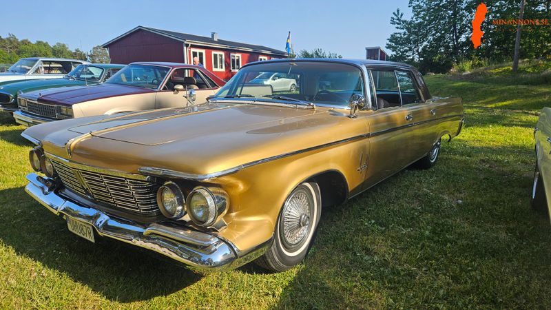 chrysler-imperial-crown