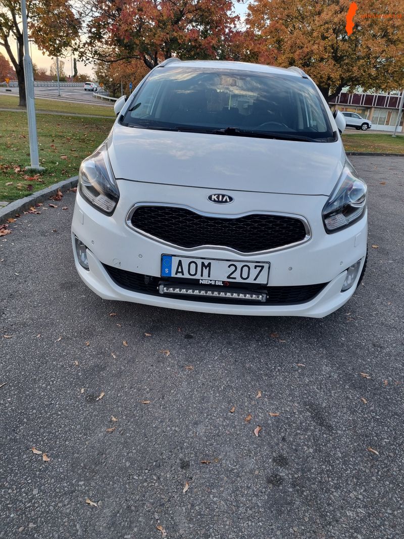 kia-carens-17-crdi-fwd