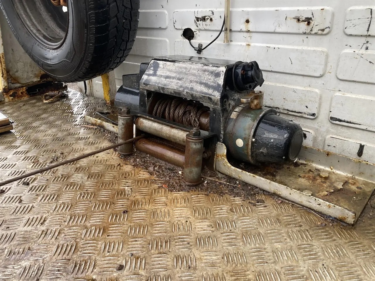 peugeot-boxer-van-335-22-hdi