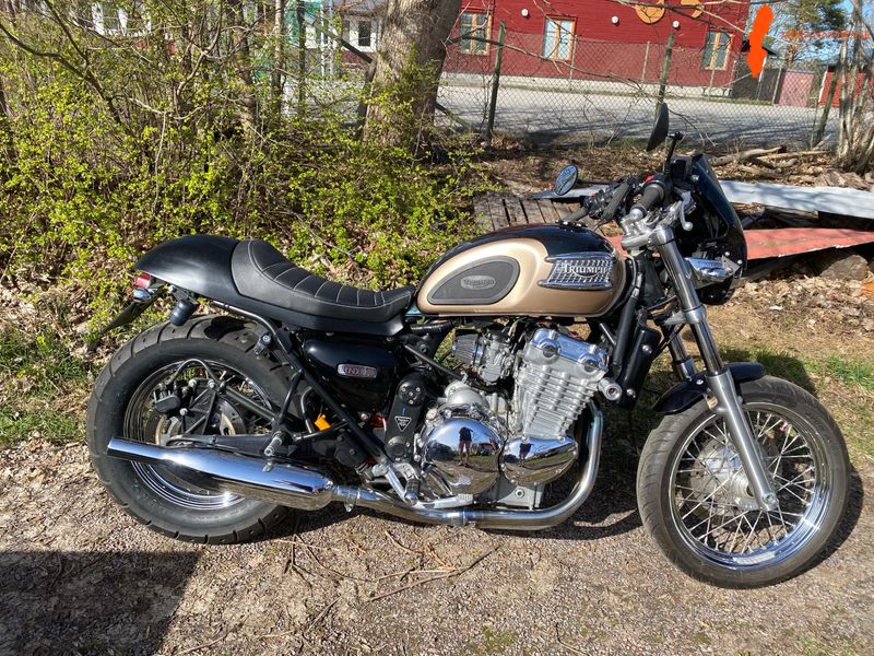 triumph-thunderbird-900