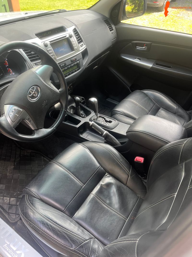 toyota-toyota-hilux-d-cab-30-d-4d-4wd