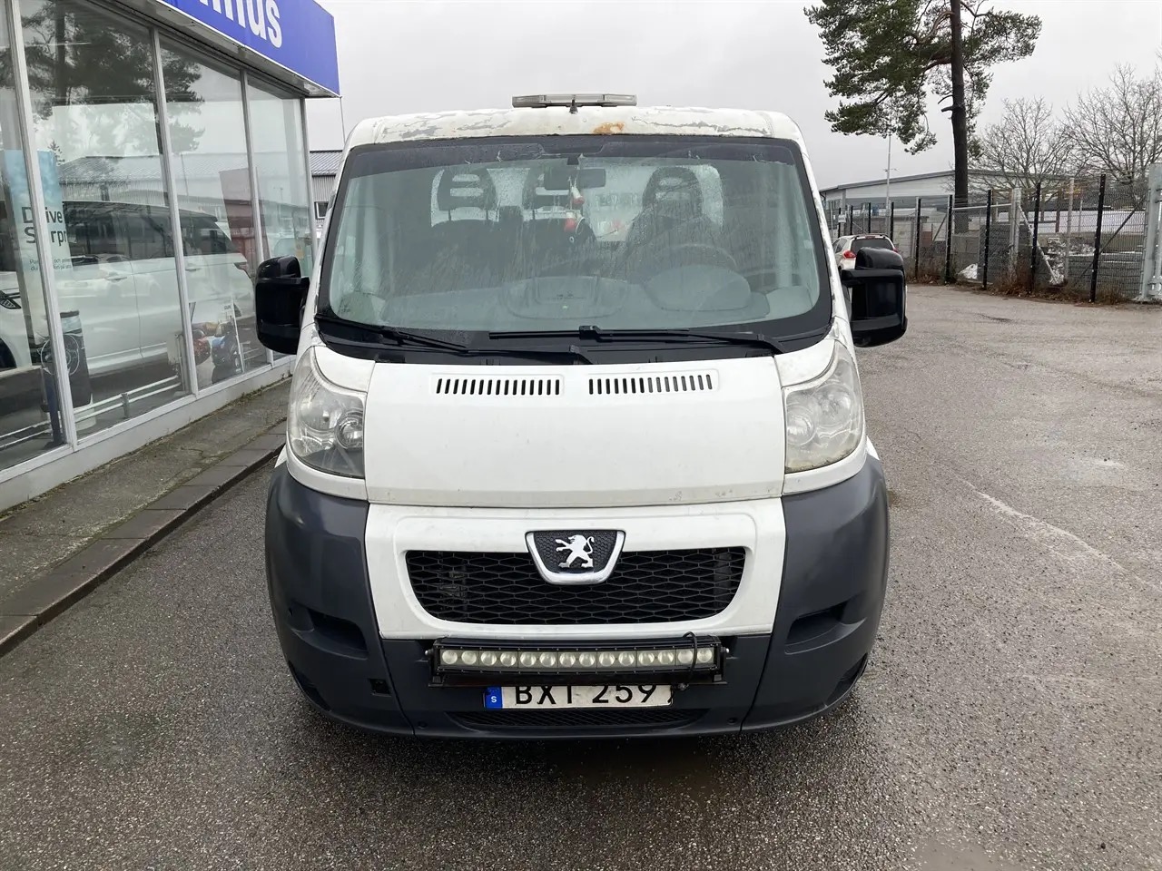 peugeot-boxer-van-335-22-hdi