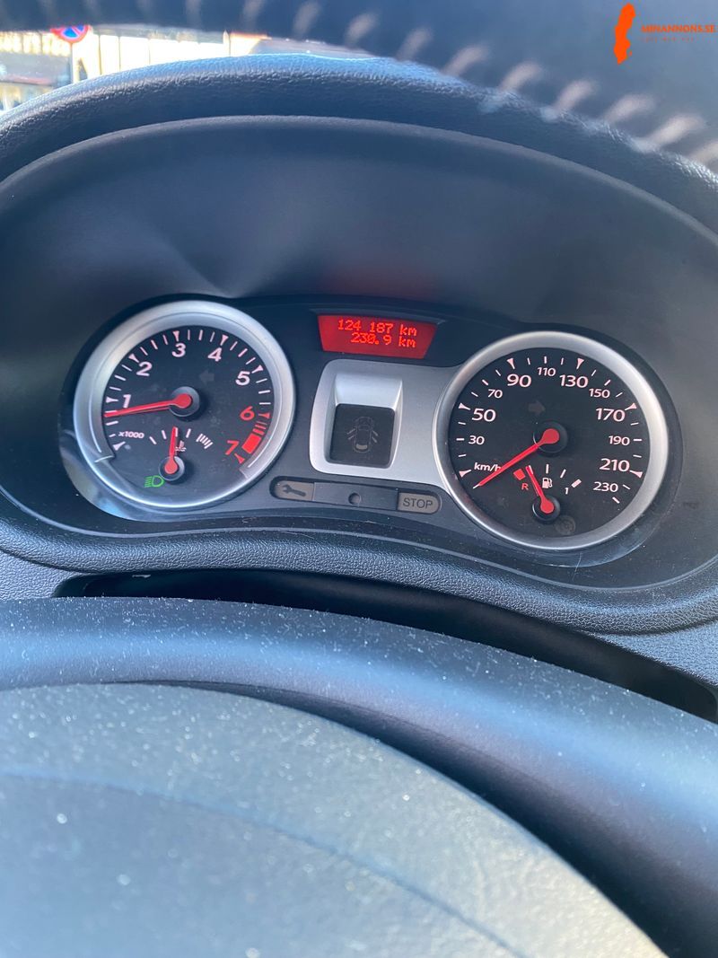 renault-clio-10-saljes-skattad-besiktad