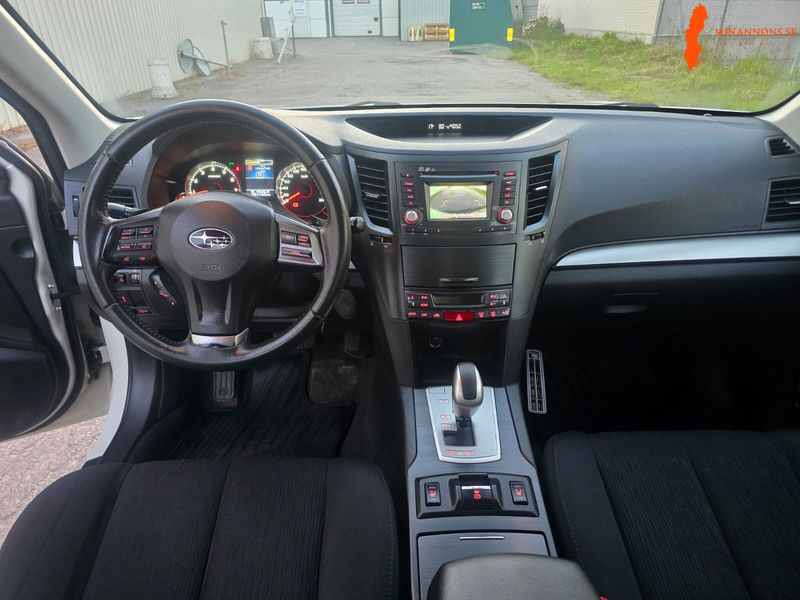 subaru-legacy-25i-awd