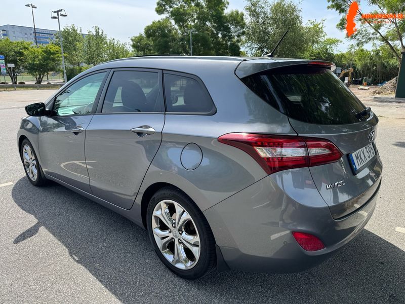 hyundai-i30-16-crdi-panoramatak