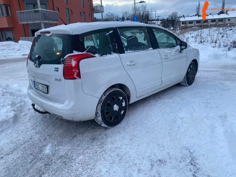 peugeot-5008-16-vti-manuell-120hk-2012