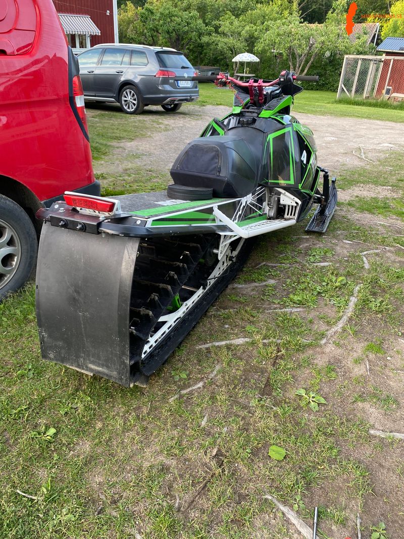 arctic-cat-m8000-2015