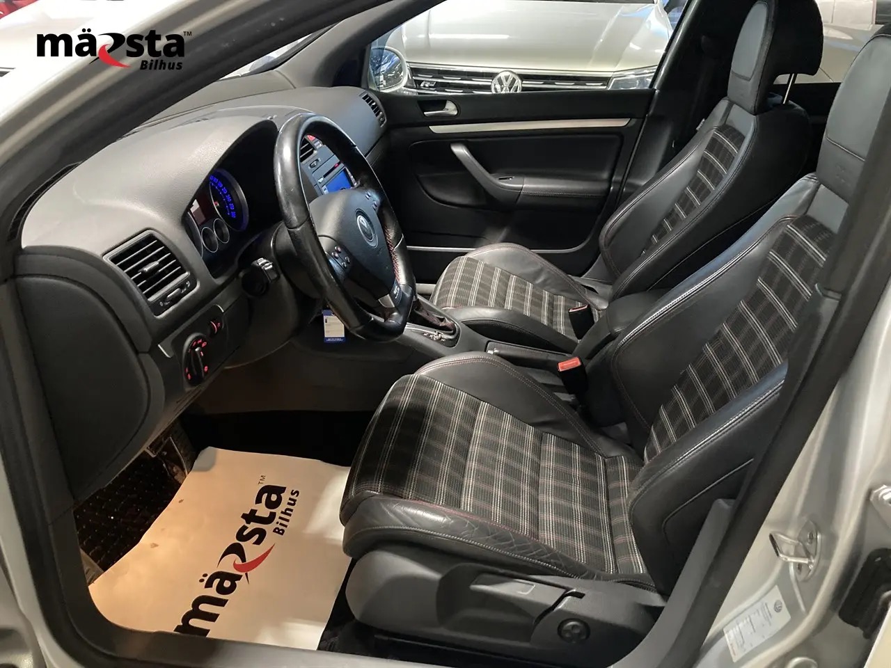 volkswagen-golf-5-door-gti-edition-30-20-turbo-fsi-dsg-sekventiell