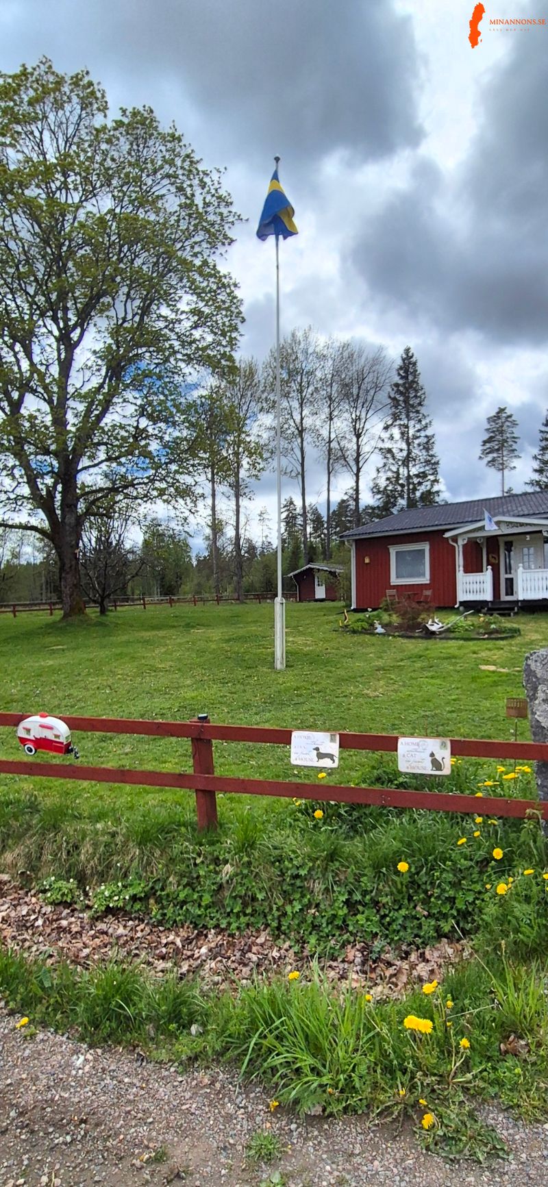 charmig-enplansvilla-med-stor-verkstad-carport-stuga-i-koppom