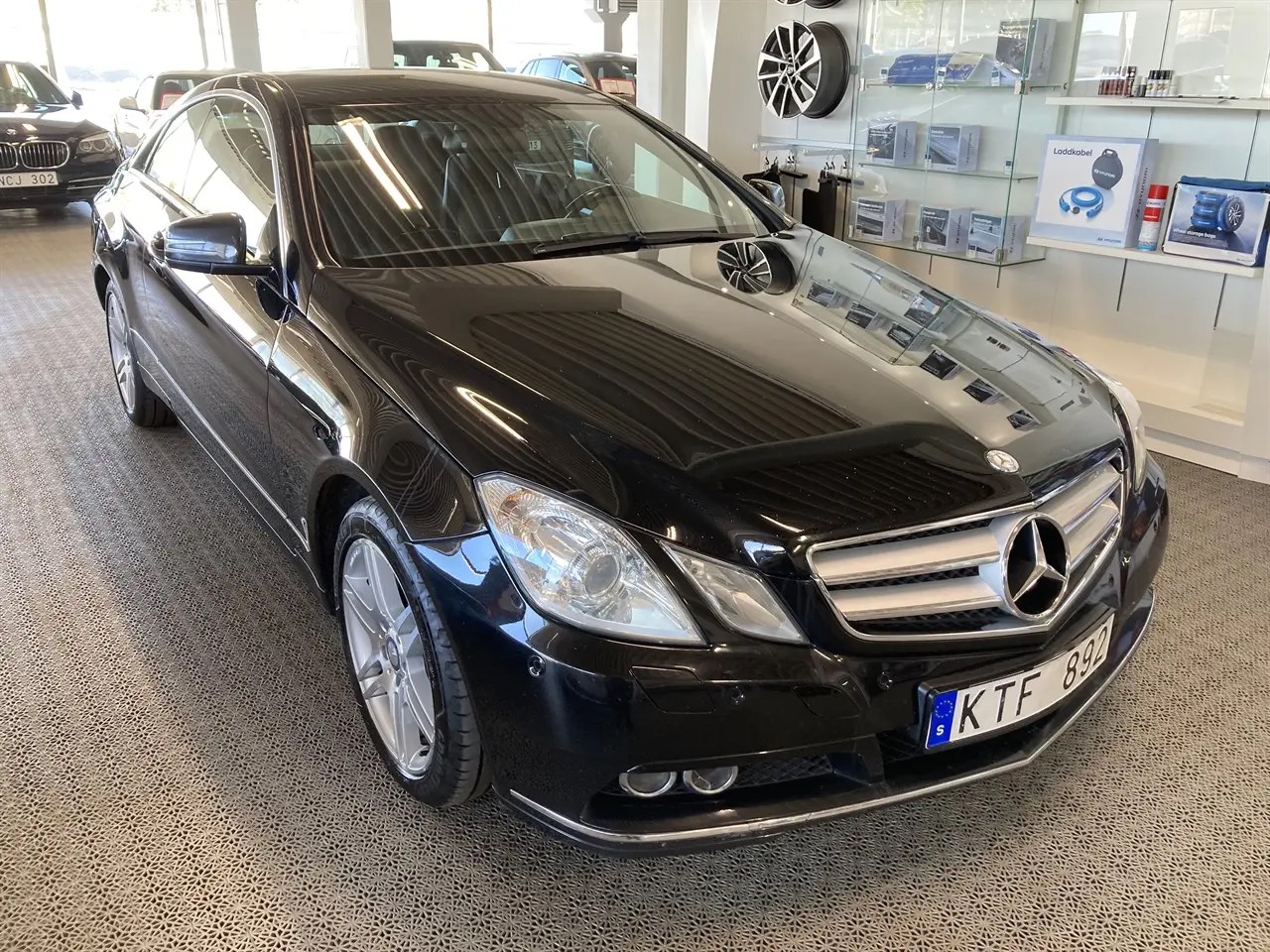 mercedes-benz-e-250-coupe-blueefficiency-5g-tronic