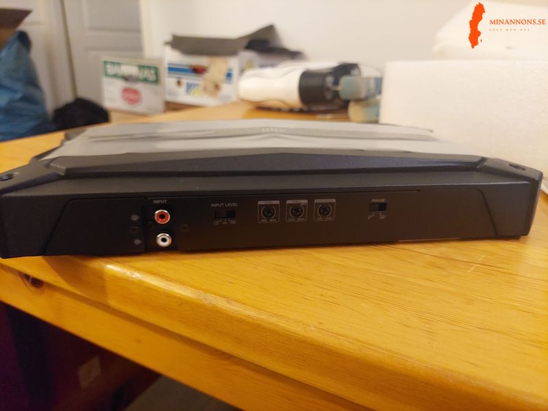 jbl-gtr-1001-mono-bilforstarkare