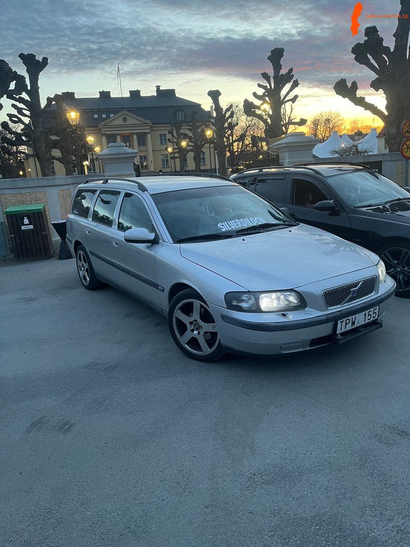 volvo-v70n-a-traktor