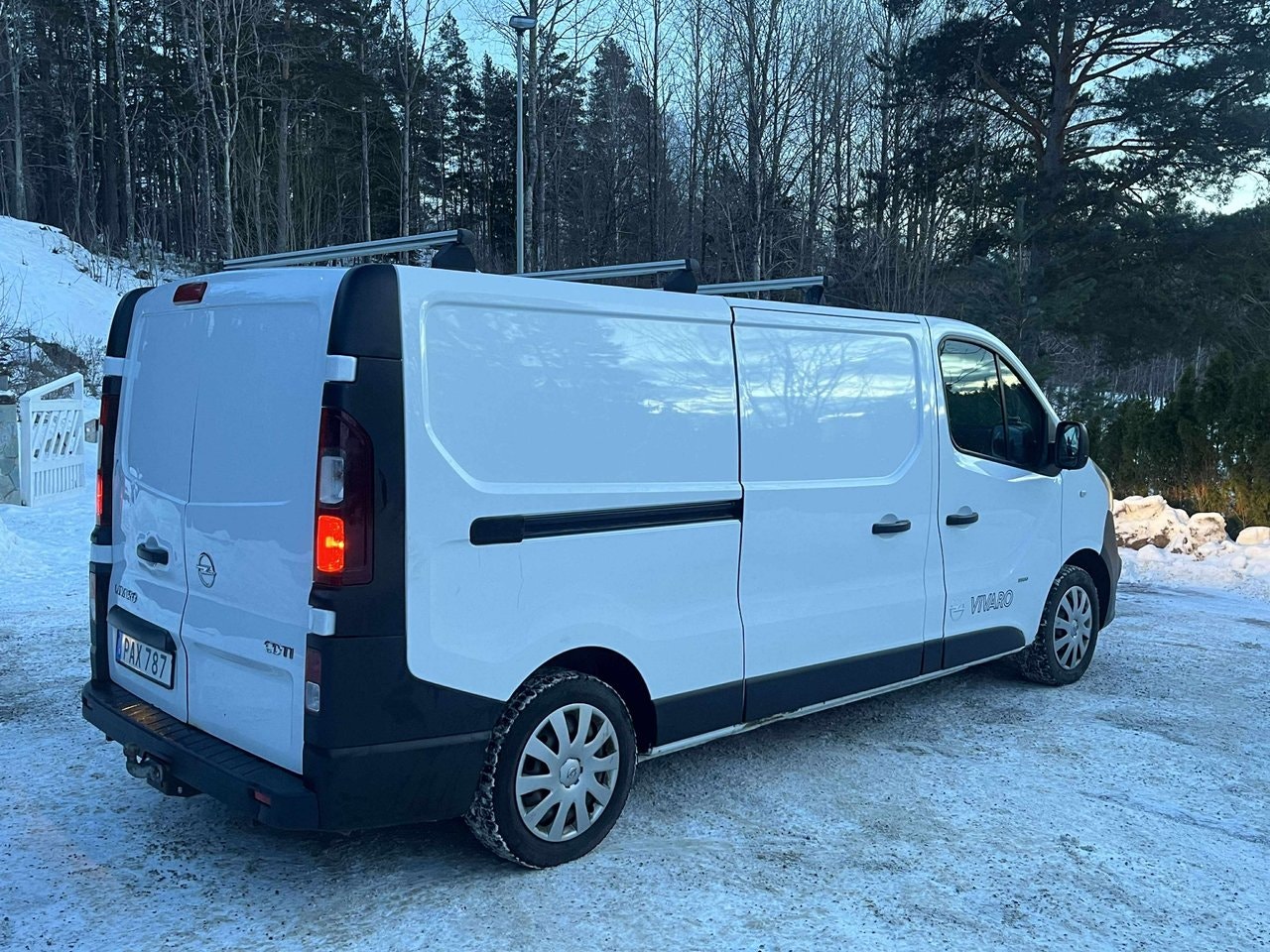opel-vivaro-skapbil-29t-16-cdti