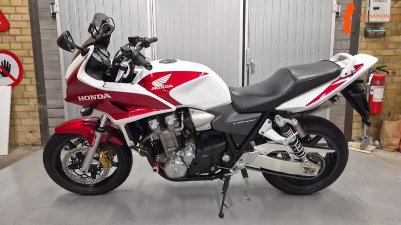 honda-cb1300-2005-endast-2897-mil-nyservad-toppskick