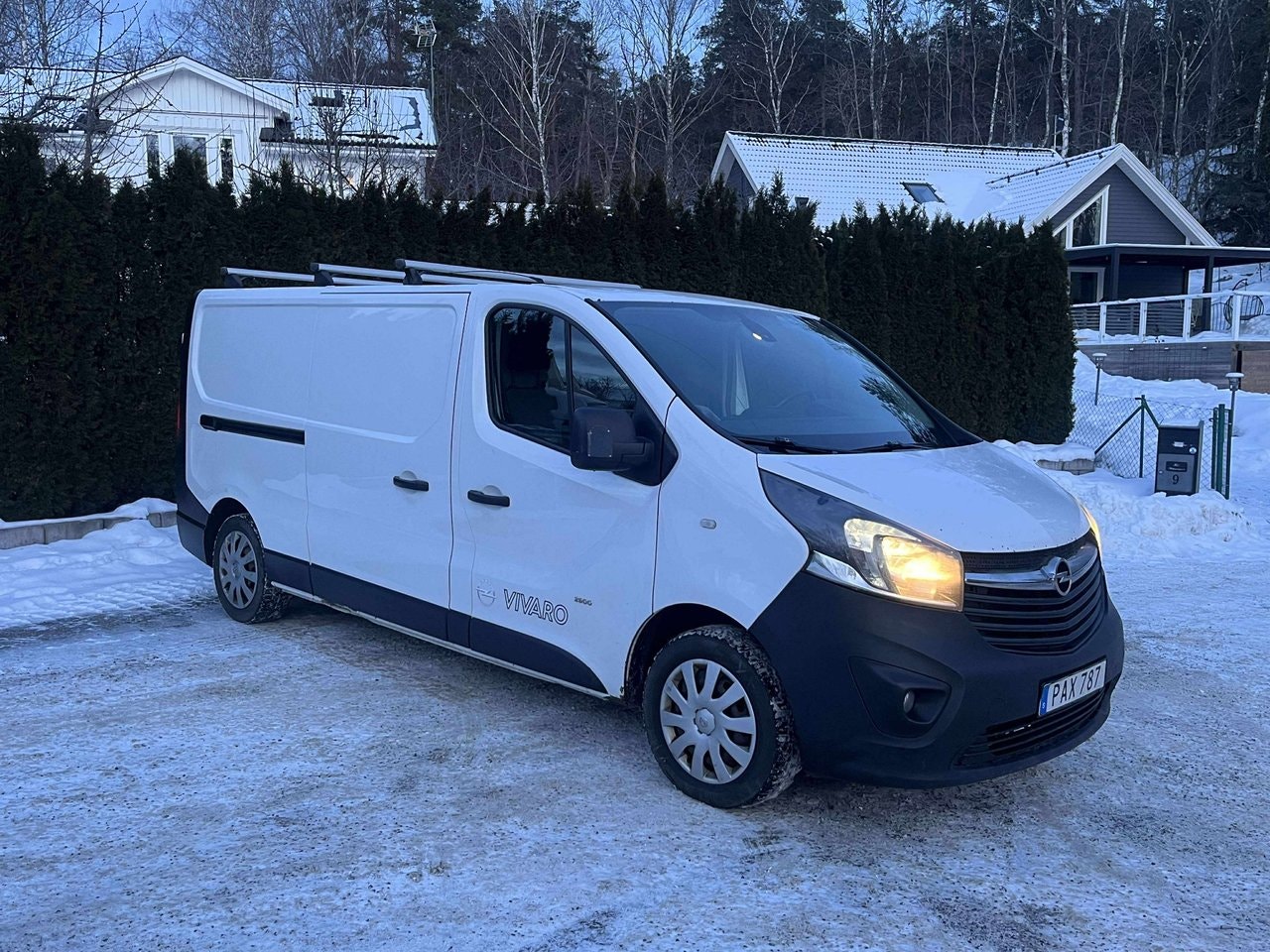 opel-vivaro-skapbil-29t-16-cdti