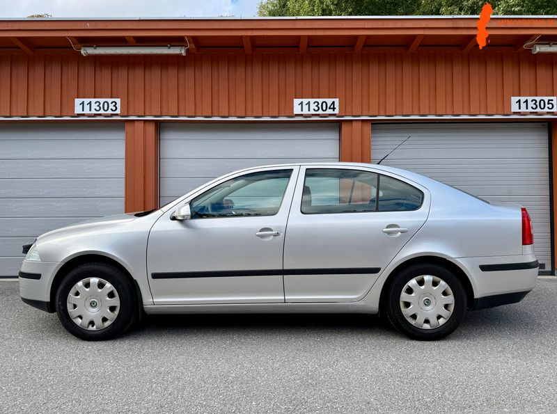 skoda-octavia-16-mpi-102-hk-2007-toppfin-endast-tva-agare