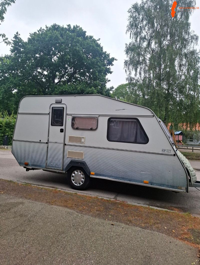 fullt-utrustad-liten-husvagn-till-salu