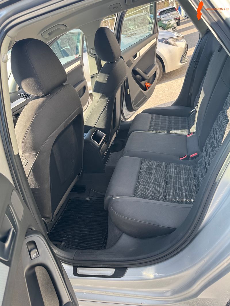 audi-a4-2010-nybesiktad-123-000-km-full-servicebok