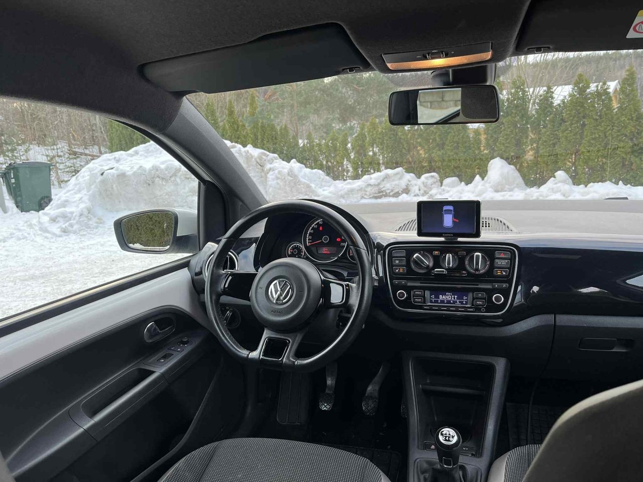 volkswagen-up-5-dorrar-10-mpi