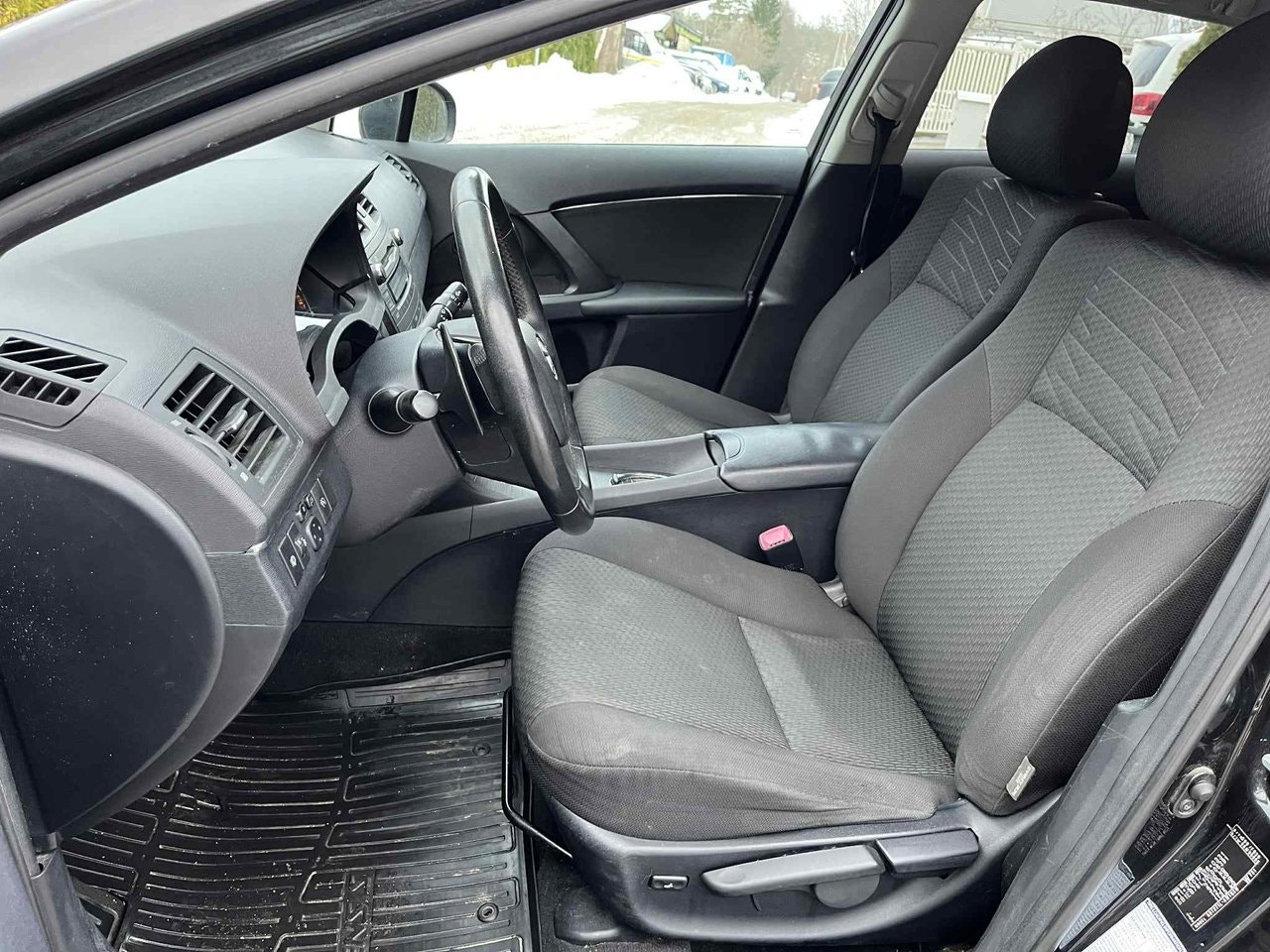 toyota-avensis-kombi-22-d-4d