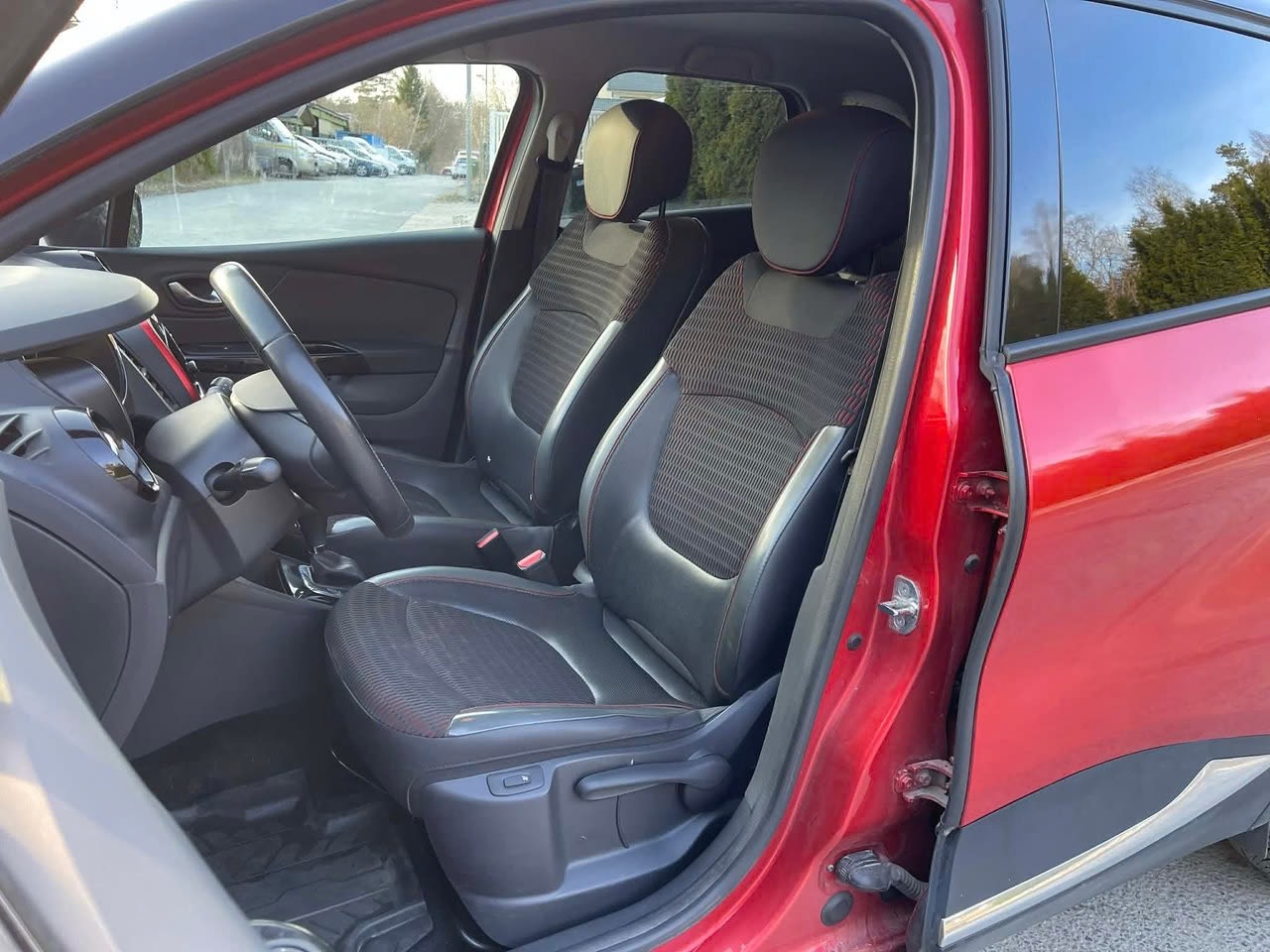 renault-captur-12-tce-edc